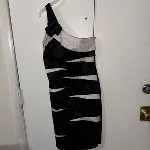 💚💚💚 Scarlett Nite Black and White One-Shoulder Dress